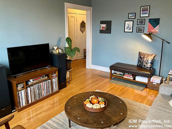 3rd image of 4502 N Ashland Ave #1N