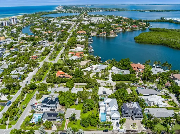 421 Cleveland Dr, Sarasota, FL 34236