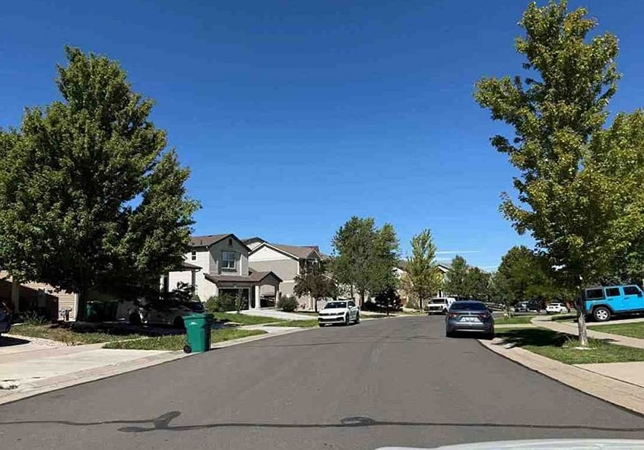 Exterior Neighborhood (street photo)
