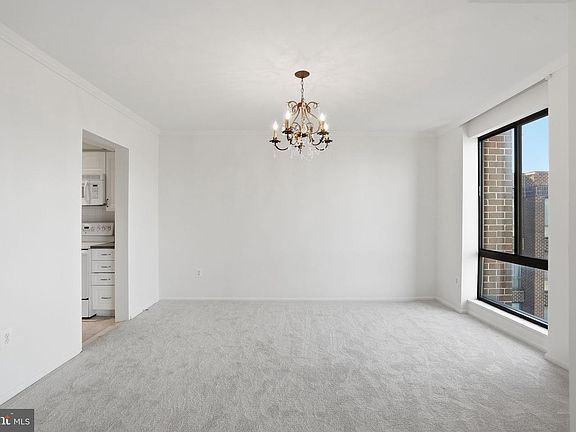 4th image of 7 Slade Ave APT 717