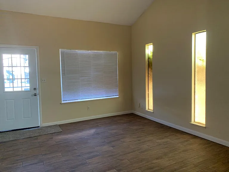 5844 Palm Ave — Photo 3