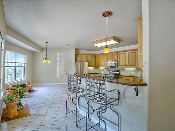 3rd image of 101 Ancient Oaks Dr