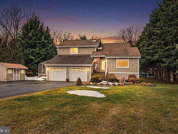 3rd image of 11738 Meadowlark Ave