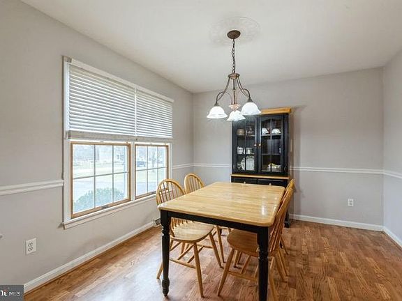 5th image of 119 Lynn Cir