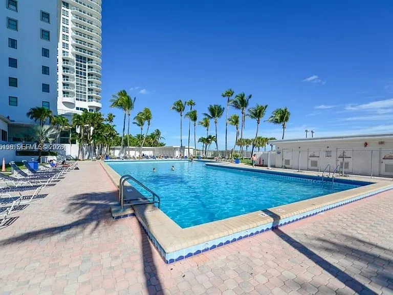 6345 Collins Ave #830 — Photo 29