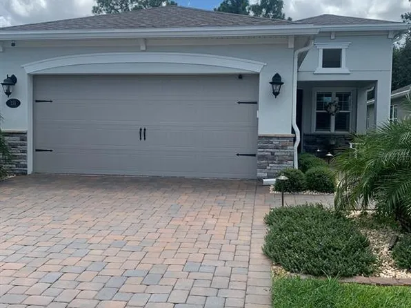 233 Old Moss Cir, Deland, FL 32724