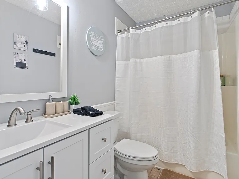 729 Sunny Field Ln — Photo 31