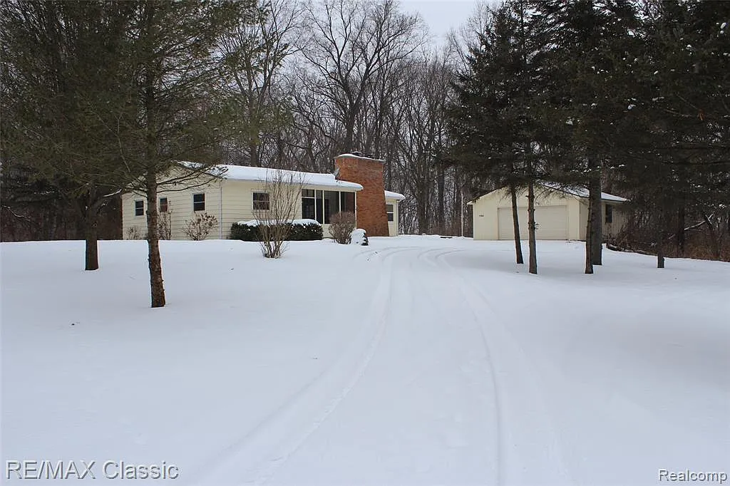 1164 Mower Rd photo 1