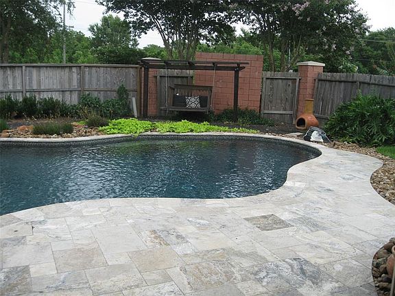 5th image of 802 Fairway Dr