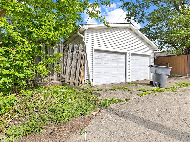950 N Chester Ave — Photo 27