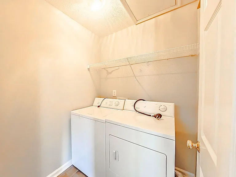 491 Connemara Trl — Photo 9