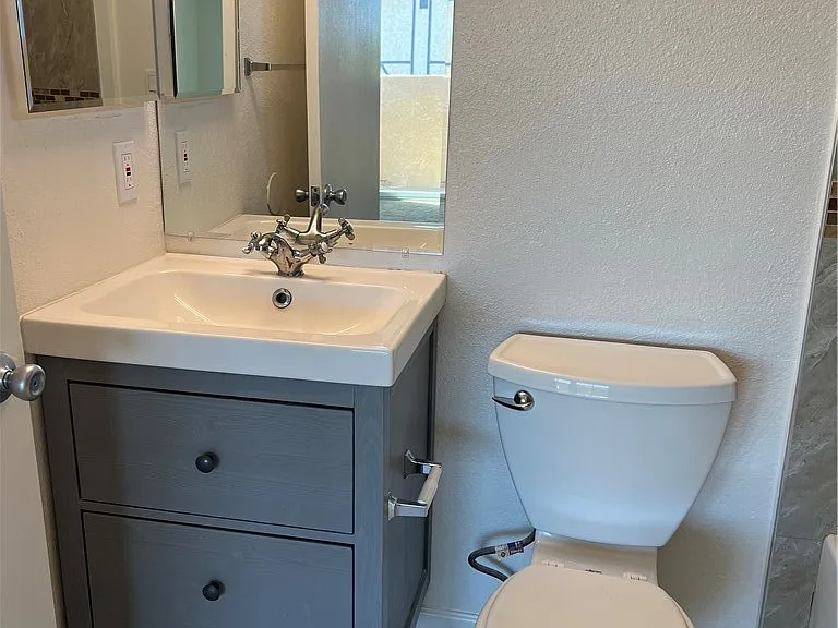 454 E Avenue Q3 #8 — Photo 14