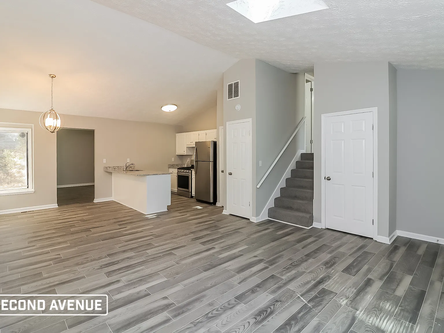 3 bed, 2.0 bath, 1950 sqft, $2,175 — Photo 4