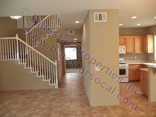 4th image of 16427 Manchester St