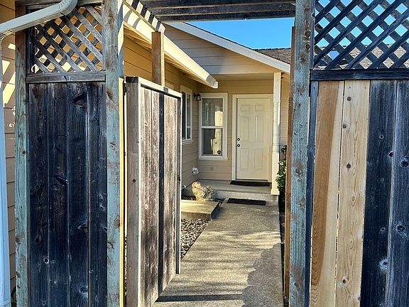 3rd image of 1627 Tasi Ln