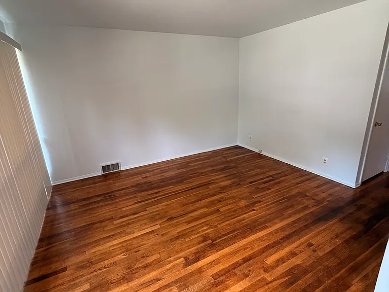 2051 Stieber St — Photo 8