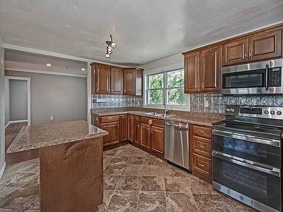 4th image of 308 Welsh Rd