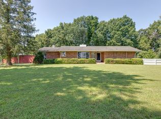 1075 Batson Mill Rd, Charlotte, TN 37036