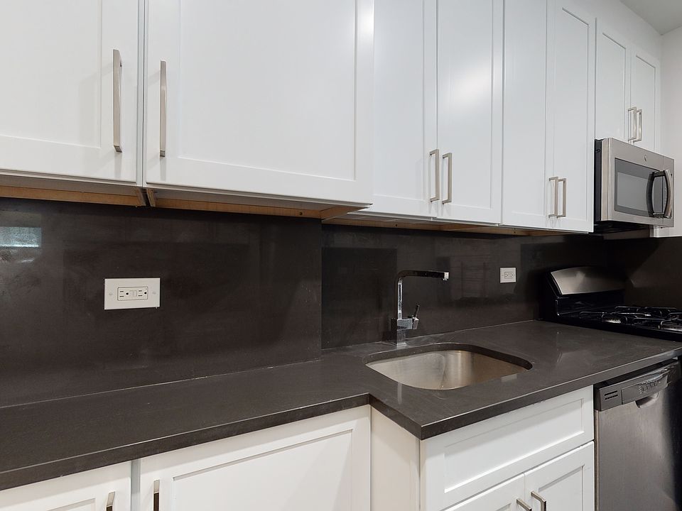 1st image of 10 W 65th St APT 6B