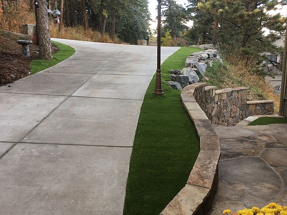 Concrete drwy; stone patio