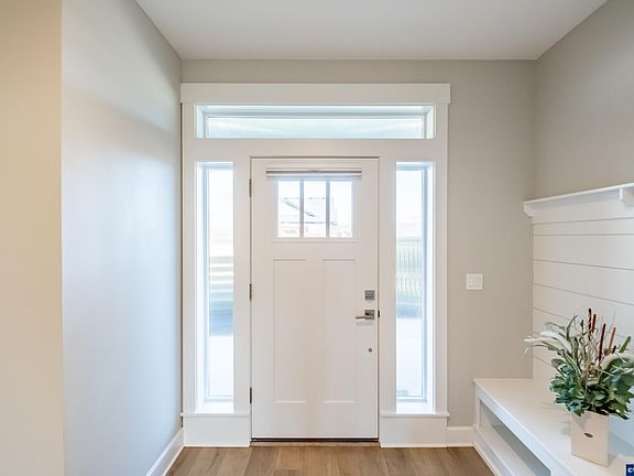 5th image of 551 SE Arbor St