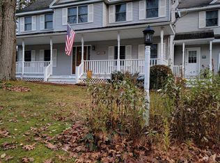 11 Griffin Rd, Londonderry, NH 03053