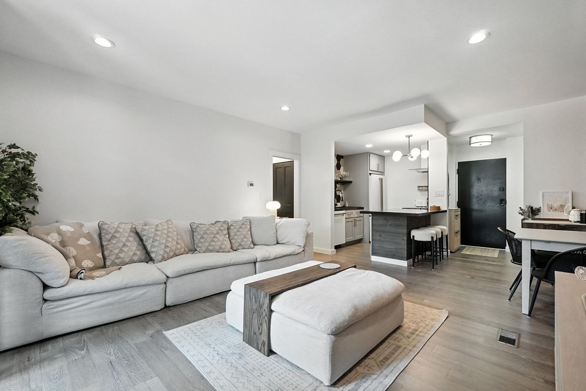 next background image