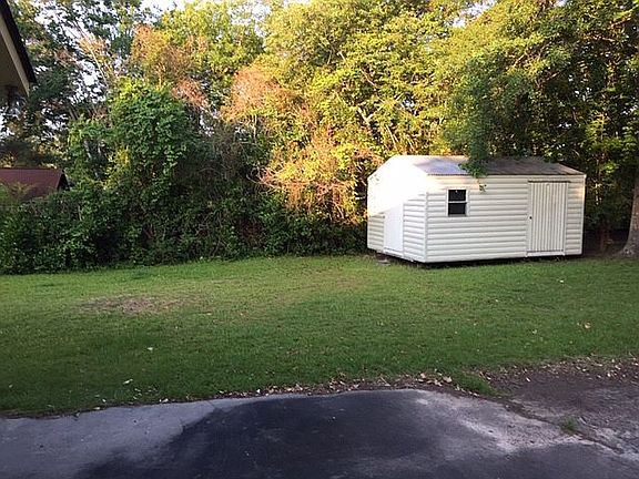 3rd image of 106 Hilldale Cir