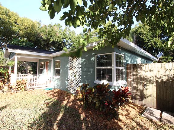 3rd image of 744 E Chiles St