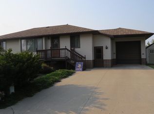 1008 13th St SW, Jamestown, ND 58401