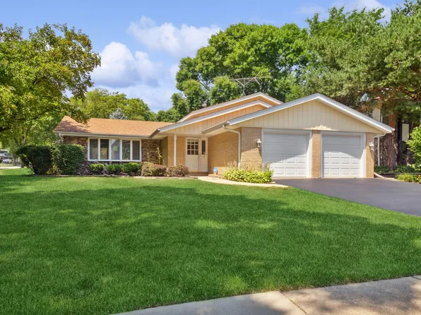200 Southwick Ln, Schaumburg, IL 60173