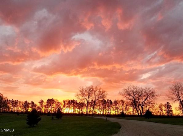 9444 58th St SE, Dickey, ND 58431