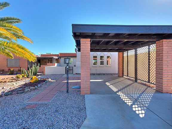 2nd image of 424 N Calle De Lumbre