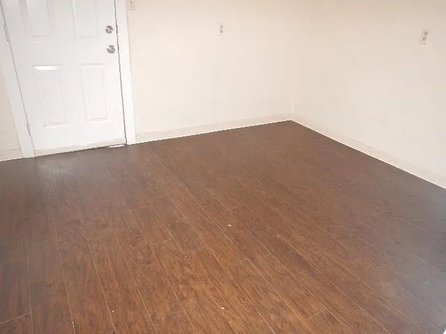 3 bed, 1.0 bath, 1000 sqft, $1,450 — Photo 2
