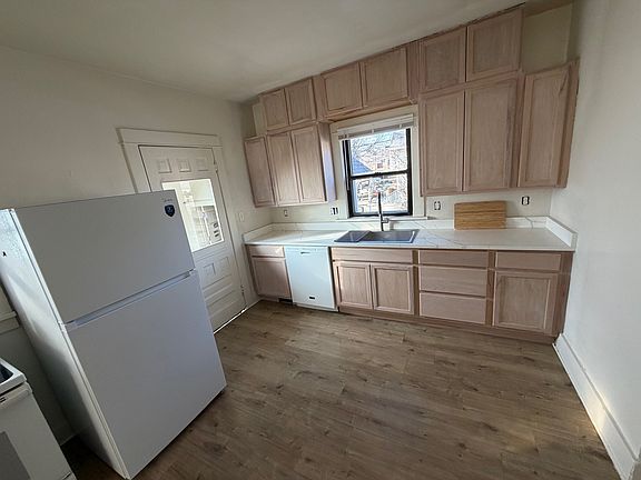 3rd image of 1701 18th Ave