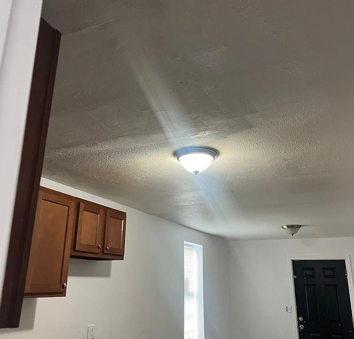3 bed, 1000 sqft, $1,200 — Photo 4