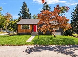 330 Manolla Ave, Warwick, RI 02888