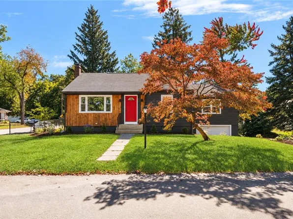 330 Manolla Ave, Warwick, RI 02888