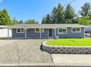 2751 Ridgeway Dr, Reedsport, OR 97467