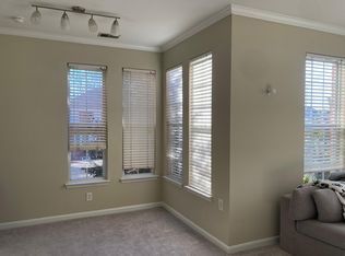 2730 S Veitch St APT 201, Arlington, VA 22206