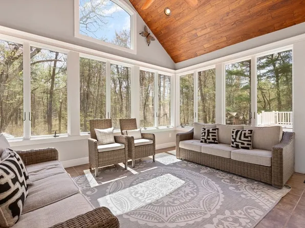 31 Riverside Ter, North Easton, MA 02356