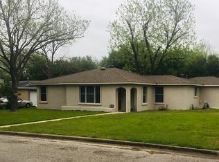 1015 George St, Taylor, TX 76574