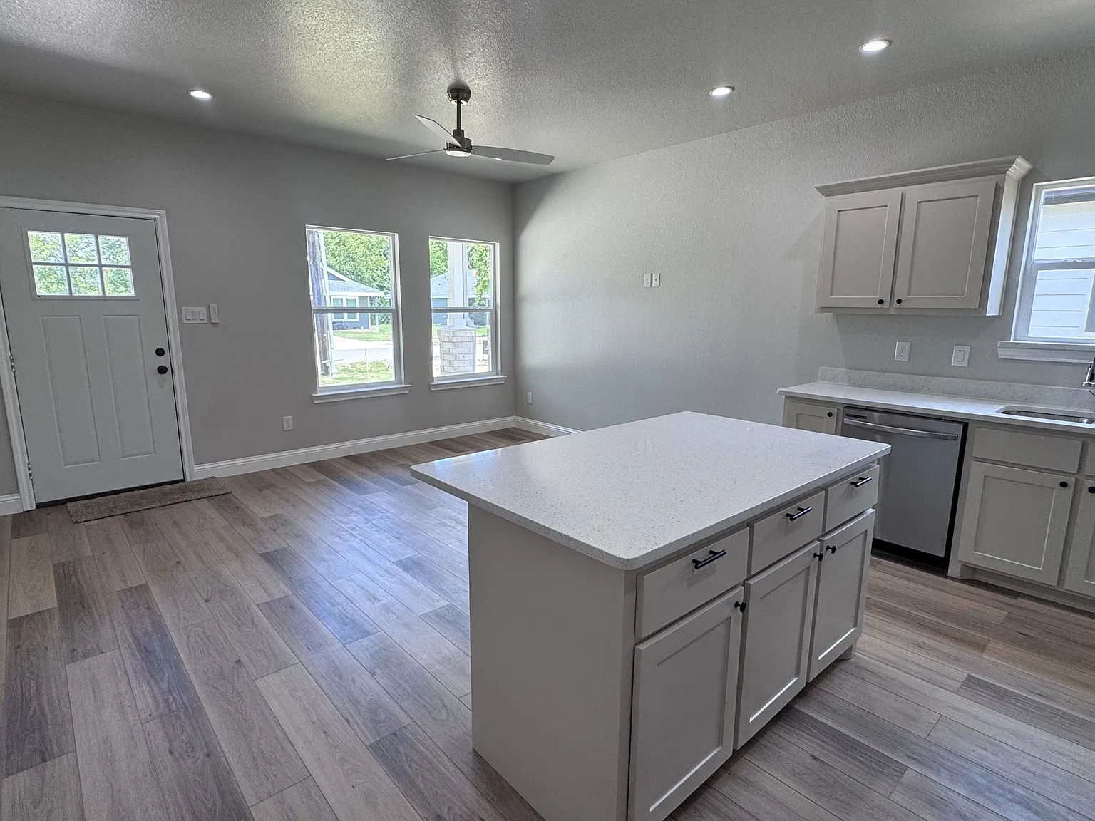 3209 Bourland Street - 1 — Photo 4