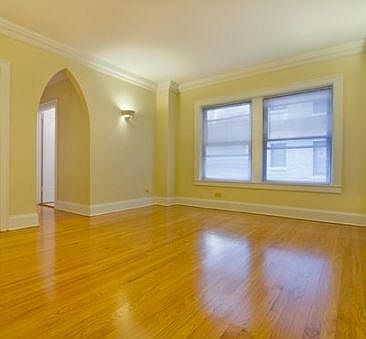 2nd image of 447 W Fullerton Pkwy APT 4