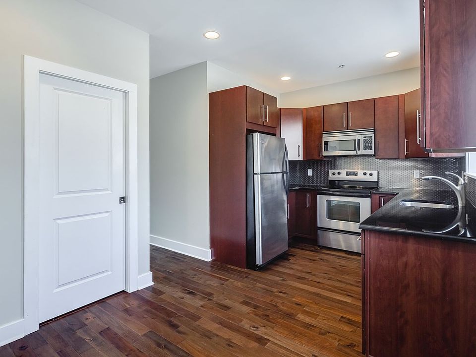 1st image of 2631 Catharine St #B