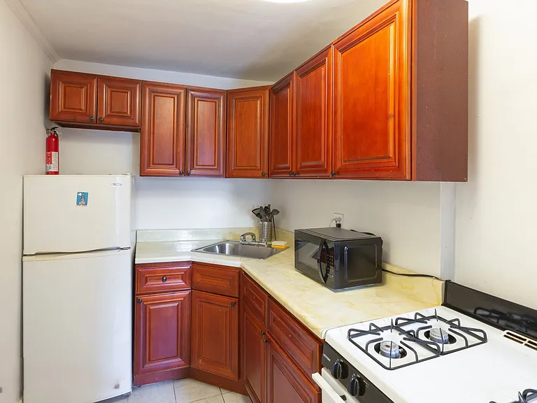 75 2nd Ave #3 — Photo 9