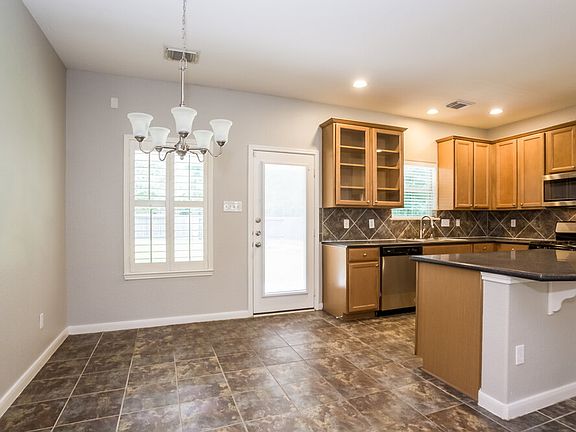 4th image of 10719 Longleaf Dr