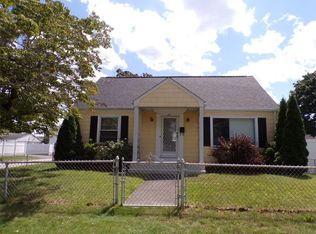 65 Dawson St, Pawtucket, RI 02861