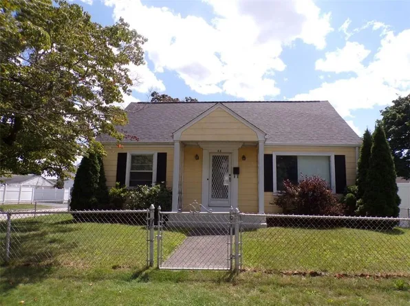 65 Dawson St, Pawtucket, RI 02861