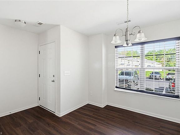 3rd image of 111 Swan Haven Ln